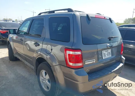 2009 Ford Escape Xlt z USA, uszkodzony, nr VIN 1FMCU03G19KA44645